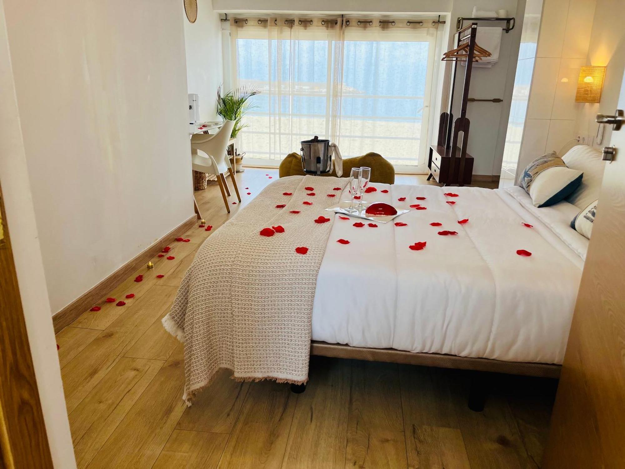Hostal Playa Dreams Nautico Adults Garrucha Exterior photo